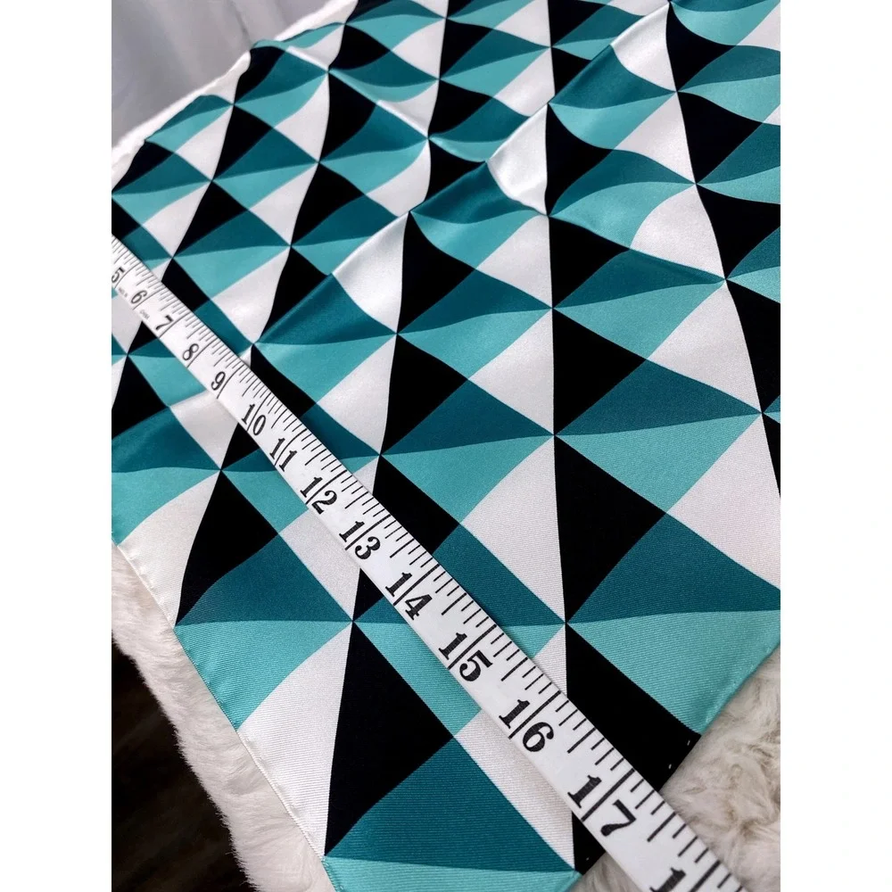 Tiffany‎ & Co Silk Scarf Geometric Triangle Blue Navy White  Made in Italy Box
